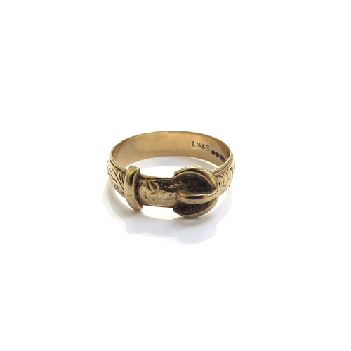 6271 - A 9ct gold buckle ring. Size P, 3g