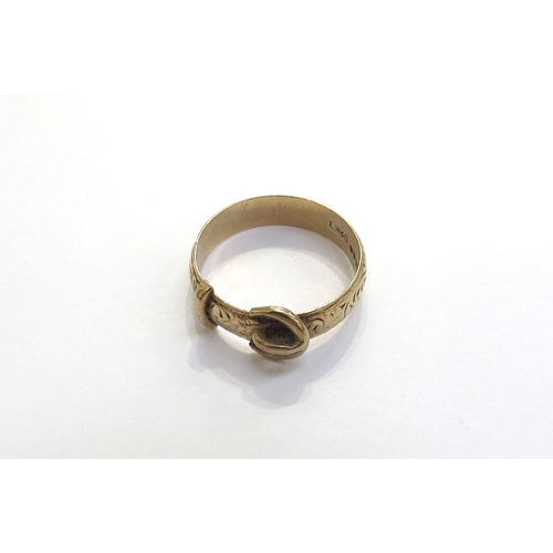 6271 - A 9ct gold buckle ring. Size P, 3g