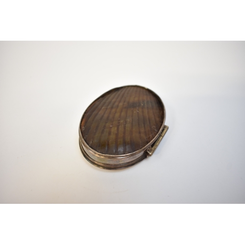 8016 - Late 17th/early 18th Century tortoiseshell  and silver oval snuff box with stand away hinge. The top... 