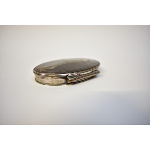 8017 - An early 18th Century tortoiseshell and silver snuff box with stand away hinge. The top with pique i... 