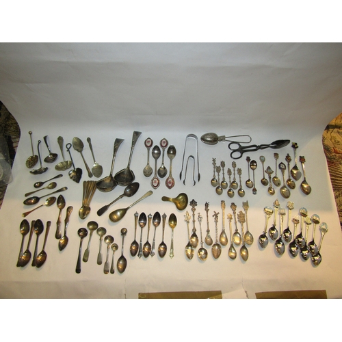 4247 - A quantity of silver teaspoons and a silver table spoon