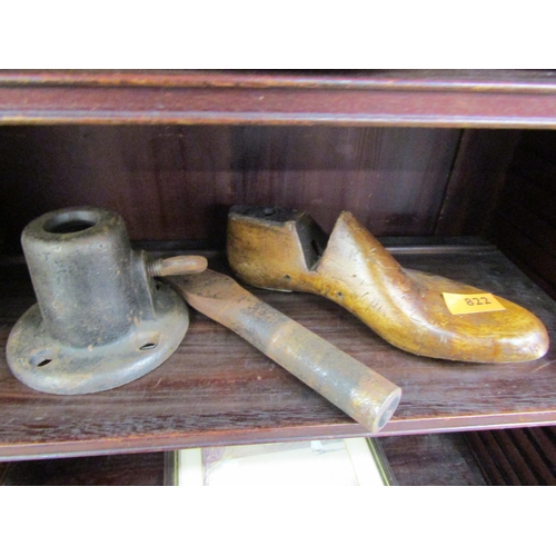 2079 - Seven vintage wooden shoe lasts and iron jack