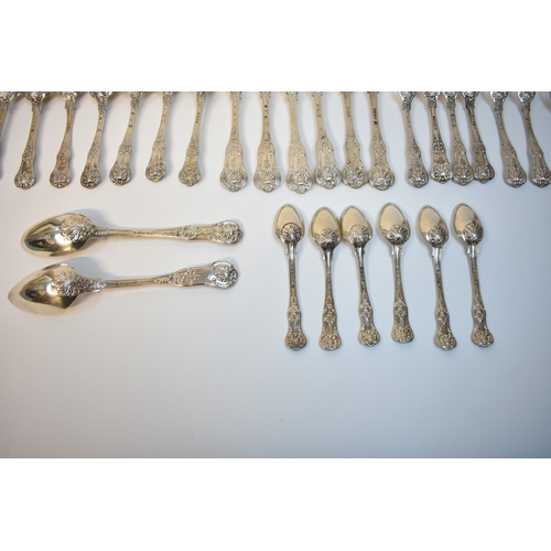 8118 - Queens pattern flatware comprising six teaspoons, eight spoons, two serving spoons, eight small fork... 