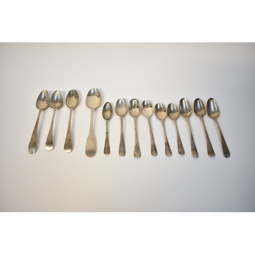 8125 - Thirteen silver teaspoons the majority are Georgian including fancy back, rat tail etc, some with mo... 