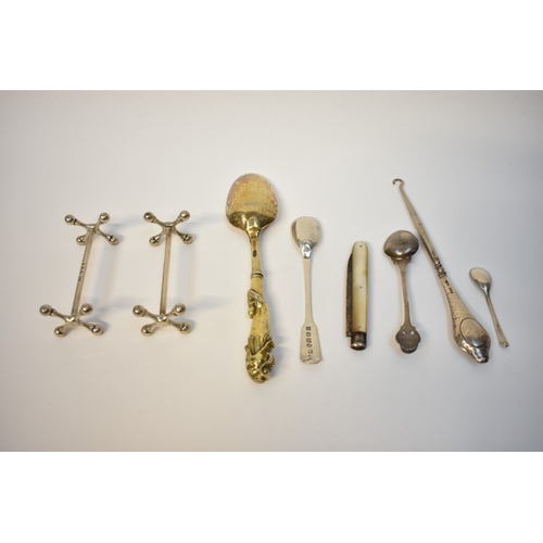 8120 - Mixed silver items including a button hook silver bladed pen knife condiment spoons pair of silver k... 