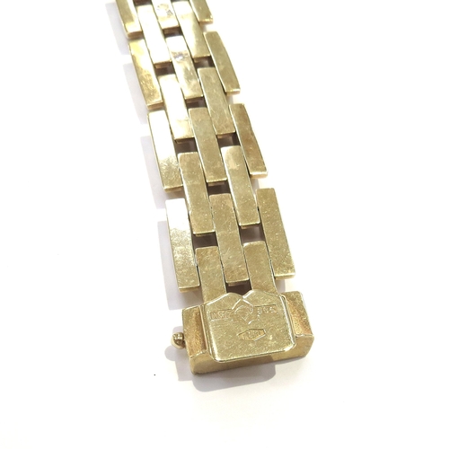 6399 - A chunky gold bracelet stamped 585, 20cm long, 41.6g