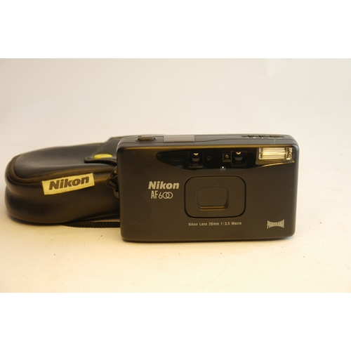 6077 - A Nikon AF600 Camera Panorama 28mm F3.5 Compact 35mm Film Camera