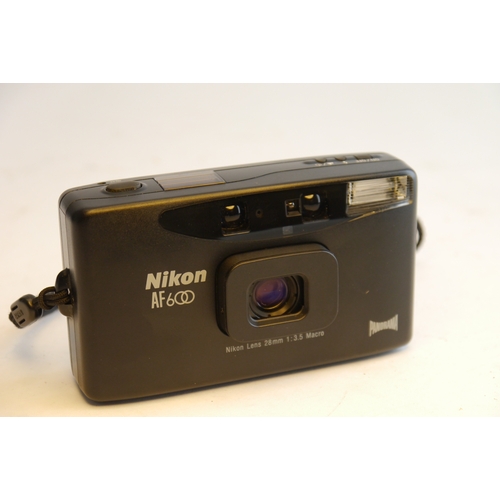 6077 - A Nikon AF600 Camera Panorama 28mm F3.5 Compact 35mm Film Camera