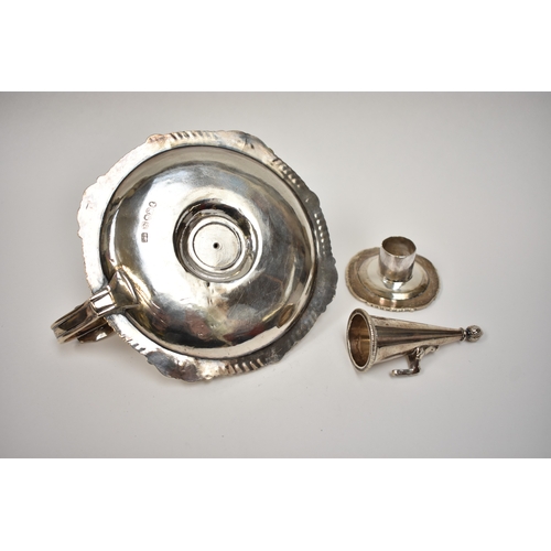 8062 - A William Stroud silver chamberstick with snuffer, gadrooned edge with shell mounts, London 1824, al... 