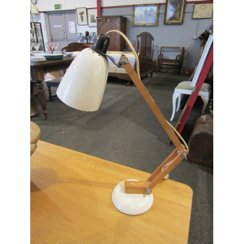 1100 - A Maclamp with wooden supports