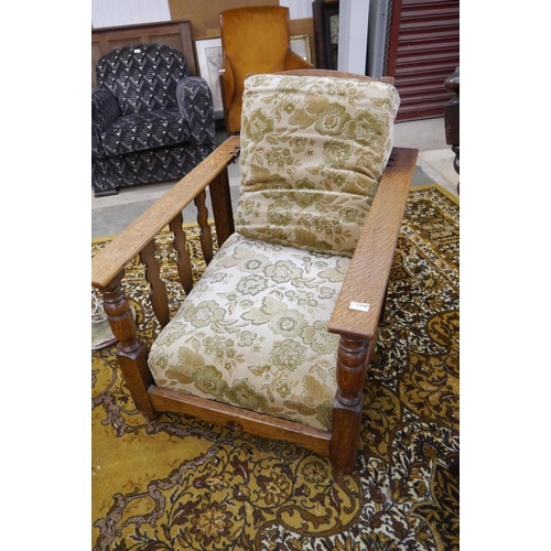 2340 - A 1930's oak recliner