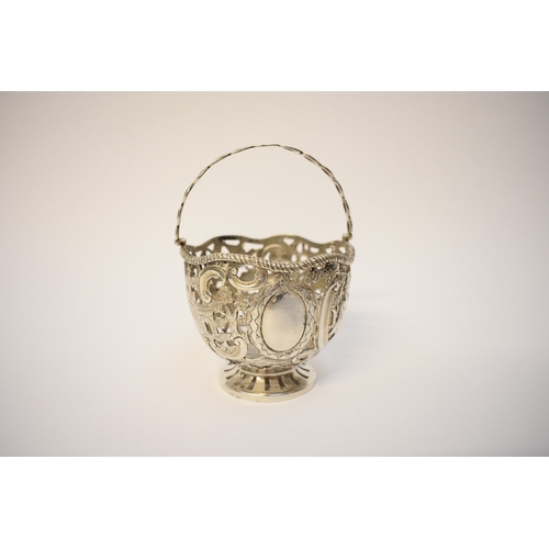 8047 - A Wakely & Wheeler highly ornate silver decorated with Farm, cattle, figure (missing glass liner), L... 