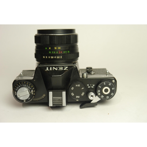 6026 - A pair of Zenit 11 35mm SLR film cameras both w/ Helios 44-m-4 58mm f2 lenses