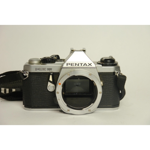 6028 - A Pentax ME Super 35mm w/Pentax-M Zoom 80-200mm F4.5 lens & A Pentax MZ-10 35mm SLR w/ Pentax-F 35-8... 