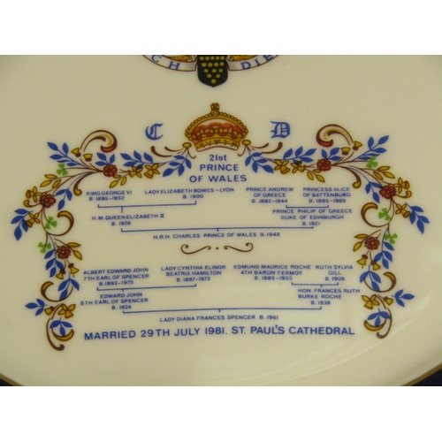 4406 - Six Aynsley soup bowls with gilt decoration and an Aynsley commemorative plate, boxed