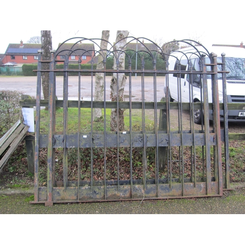 7001 - A pair of cast iron hoop and spike top drive gates, 209cm x 195cm each gate