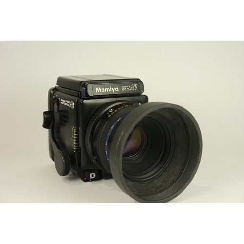 6063 - A Cased Mamiya RZ67 Pro Camera Body comes with:
Mamiya-Sekor Z 110mm F2.8 W lens
Mamiya-Sekor Z 90mm... 