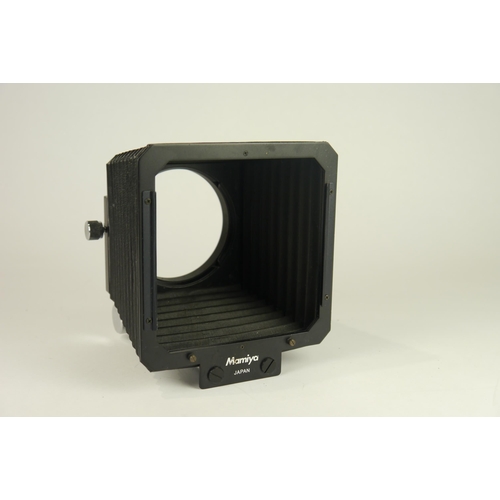 6063 - A Cased Mamiya RZ67 Pro Camera Body comes with:
Mamiya-Sekor Z 110mm F2.8 W lens
Mamiya-Sekor Z 90mm... 