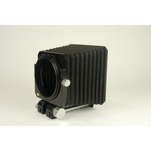 6063 - A Cased Mamiya RZ67 Pro Camera Body comes with:
Mamiya-Sekor Z 110mm F2.8 W lens
Mamiya-Sekor Z 90mm... 