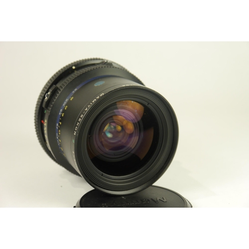 6063 - A Cased Mamiya RZ67 Pro Camera Body comes with:
Mamiya-Sekor Z 110mm F2.8 W lens
Mamiya-Sekor Z 90mm... 