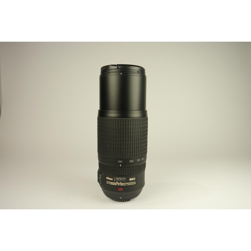 6018 - A Nikon AF-S Nikkor 70-300mm f4.5-5.6 G SWM ED IF Lens in Original box