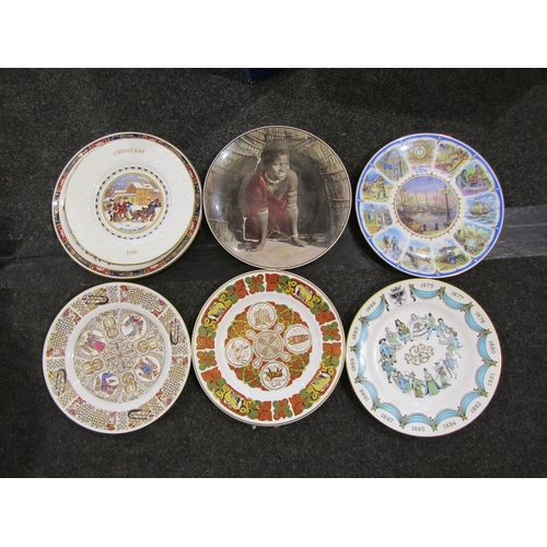 1412 - Three bone china collector's plates by Spode: 