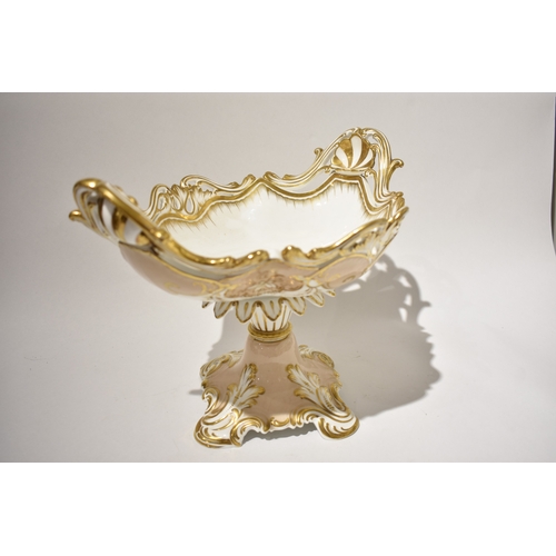 4042 - A late 18th Century porcelain centre bowl with gilt claw shell and acanthus detail, possibly Coalpor... 