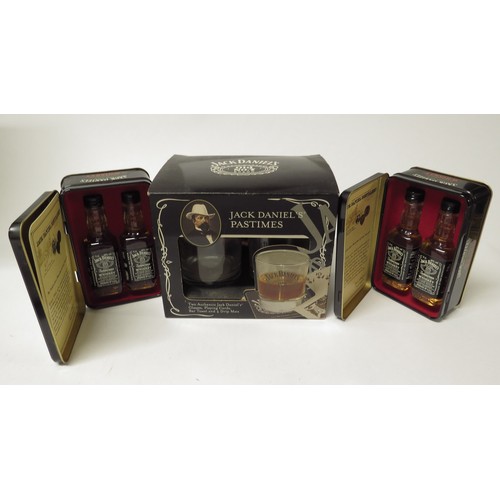 7082 - Various Jack Daniel's gift sets with Poker Dice, 2 branded tumblers, 20cl bottle Old No.7, a branded... 