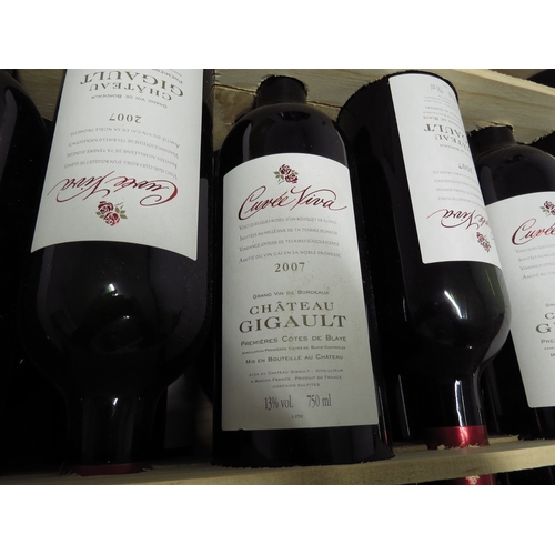 7152 - 2007 Chateau Gigault Cuvee Viva, Blaye Cotes de Bordeaux, France x 12 bottles, in pine crate