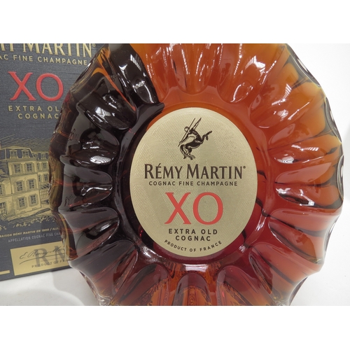 7092 - Remy Martin XO Cognac Fine Champagne 700ml, boxed