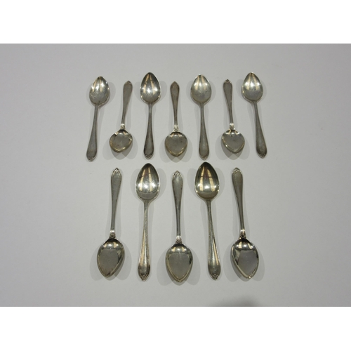 1374 - A set of twelve silver teaspoons