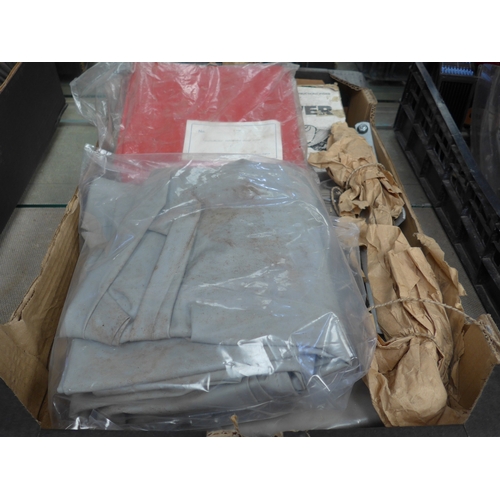 Lot 8098      