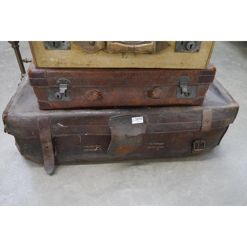 2070 - A Victorian leather trunk