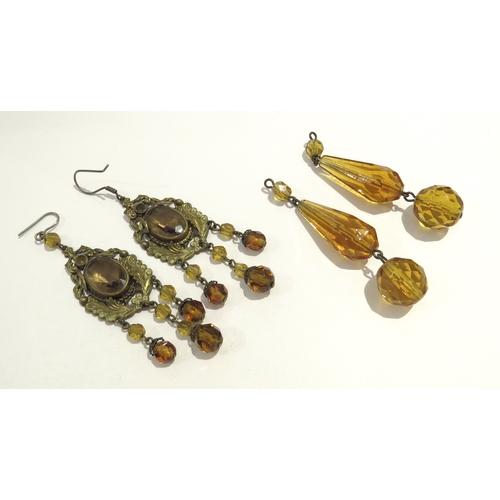 1339 - A pair of chandelier earrings in Queen Anne style and a pair of drop earrings (no hoops)