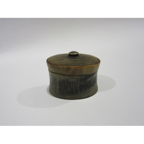 1322 - An 18th Century Scottish horn snuff box