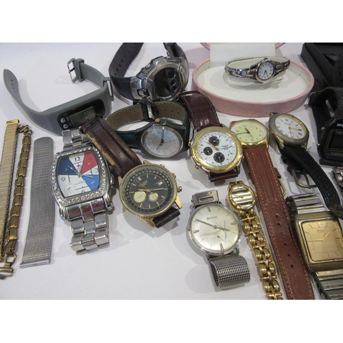 1366 - A group of various watches including Accurist, Citizen, Bulova, etc.