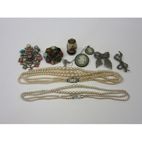 1369 - A small quantity of jewellery to include Wedgwood silver Jasperware, miniature Satsuma vase, hardsto... 