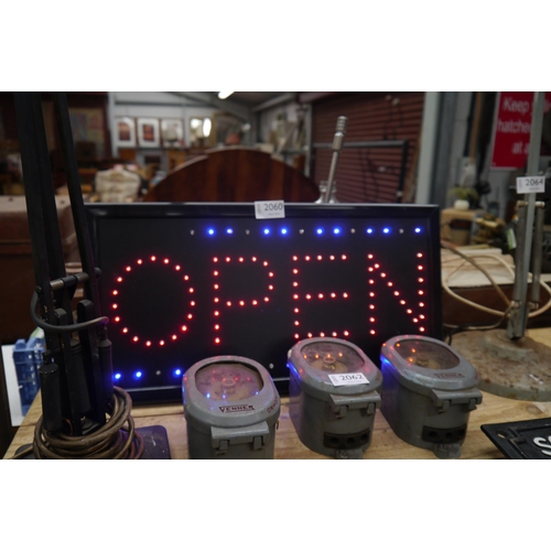 Lot 2054      