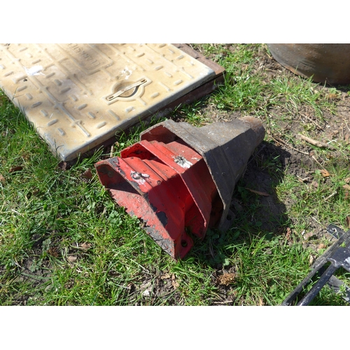 Lot 9052      