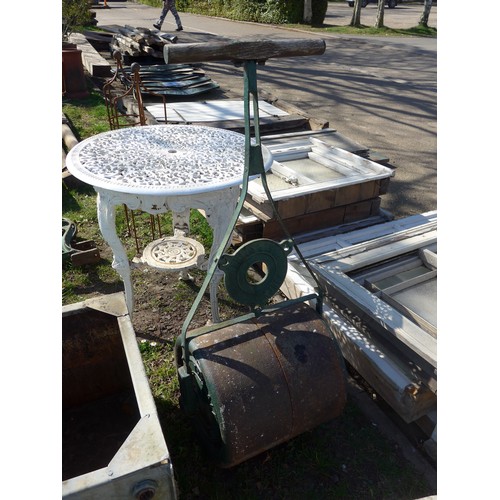 Lot 9037      
