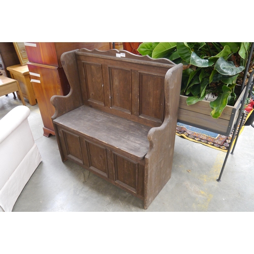 Lot 2047      