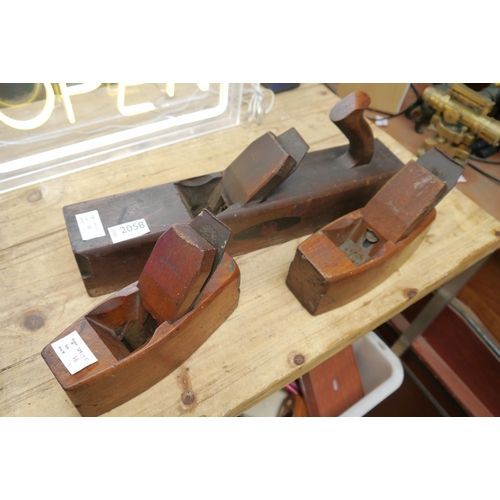 Lot 2058      