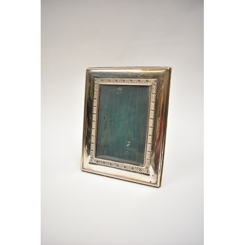 Lot 7051      