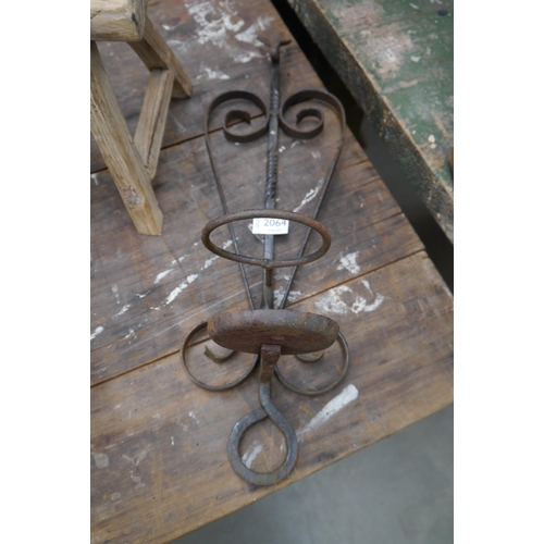 Lot 2064      