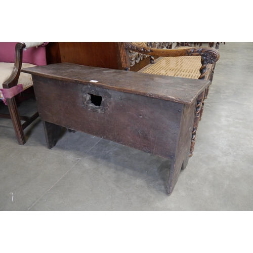 Lot 2002      