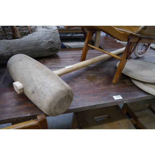 Lot 2028      