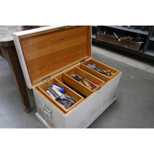 2034 - A Victorian painted pine tool box with contents