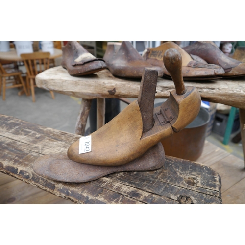 Lot 2042      