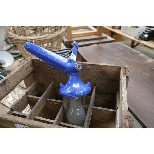 Lot 2054      