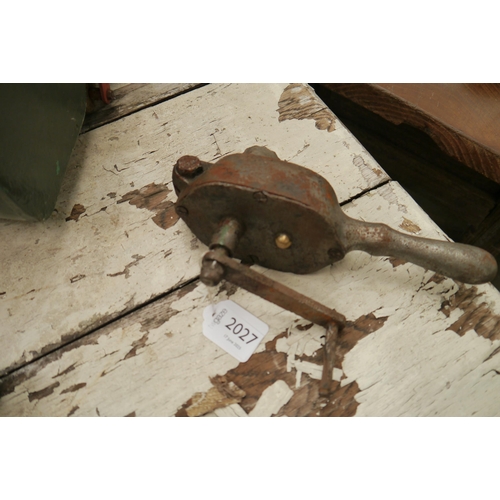 Lot 2027      
